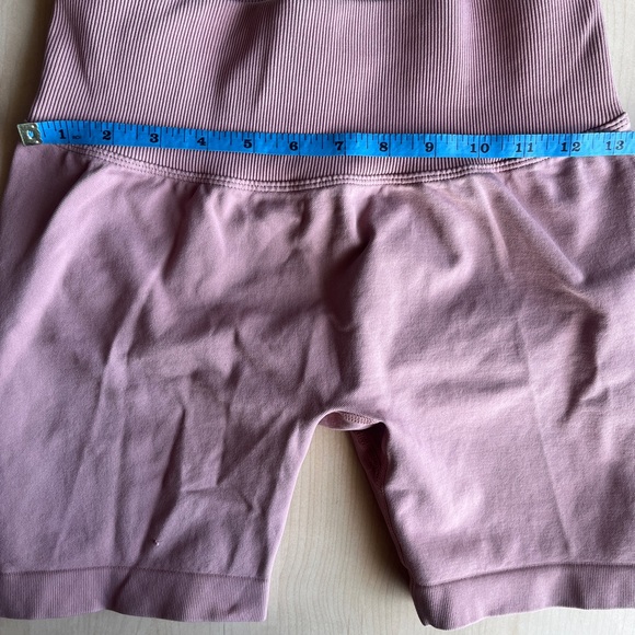 Naturyl By Niykee Booty Scrunch
Rosewater Shorts - The Niykee Short - Picture 7 of 7